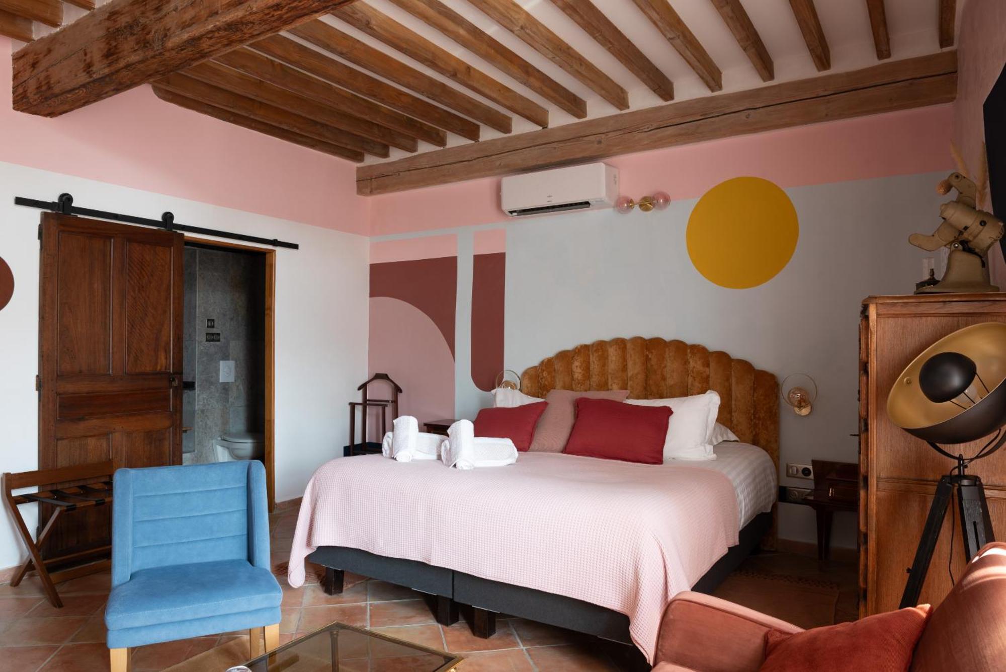La Maison D'En Bas Des Seigneurs Cucuron Room photo